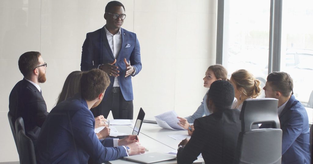 How to Choose a Bachelor of Business Management Program?